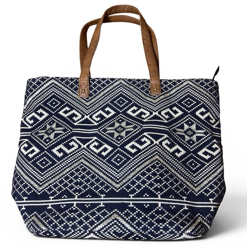 Chicos Boho XL Tapestry Beach Travel Carryon Bag Pure Tote Navy Blue Geometric